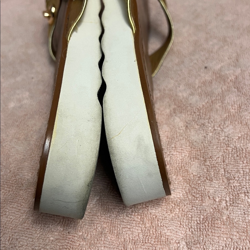 Coach Shelly A01045 gold tone, thong slipper size 11 B - Picture 9 of 16